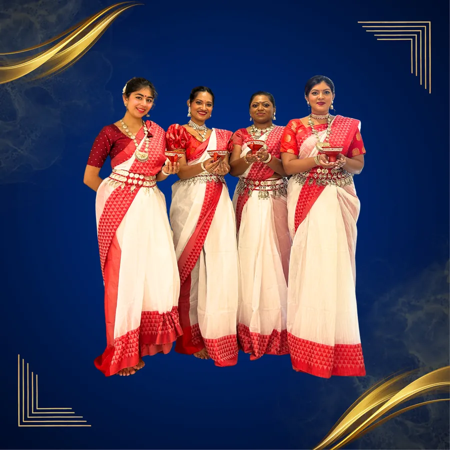 The Dhunuchi Naach performers