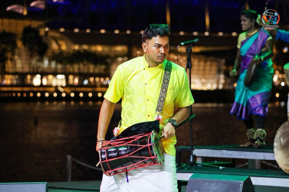 Urumi Melam players in procession